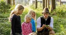 Seasonal family workshop at Center Parcs Les Bois-Francs