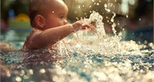 Baby swimming at Center Parcs Park Nordseeküste