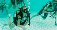 Introduction to Diving for Kids (1h) at Center Parcs De Eemhof