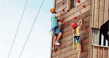 Wall climbing at Center Parcs Het Heijderbos